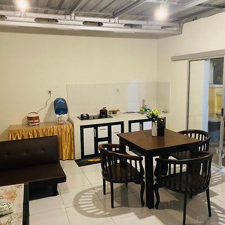 Robiu Bed & Breakfast Banyuwangi  Eksteriør bilde