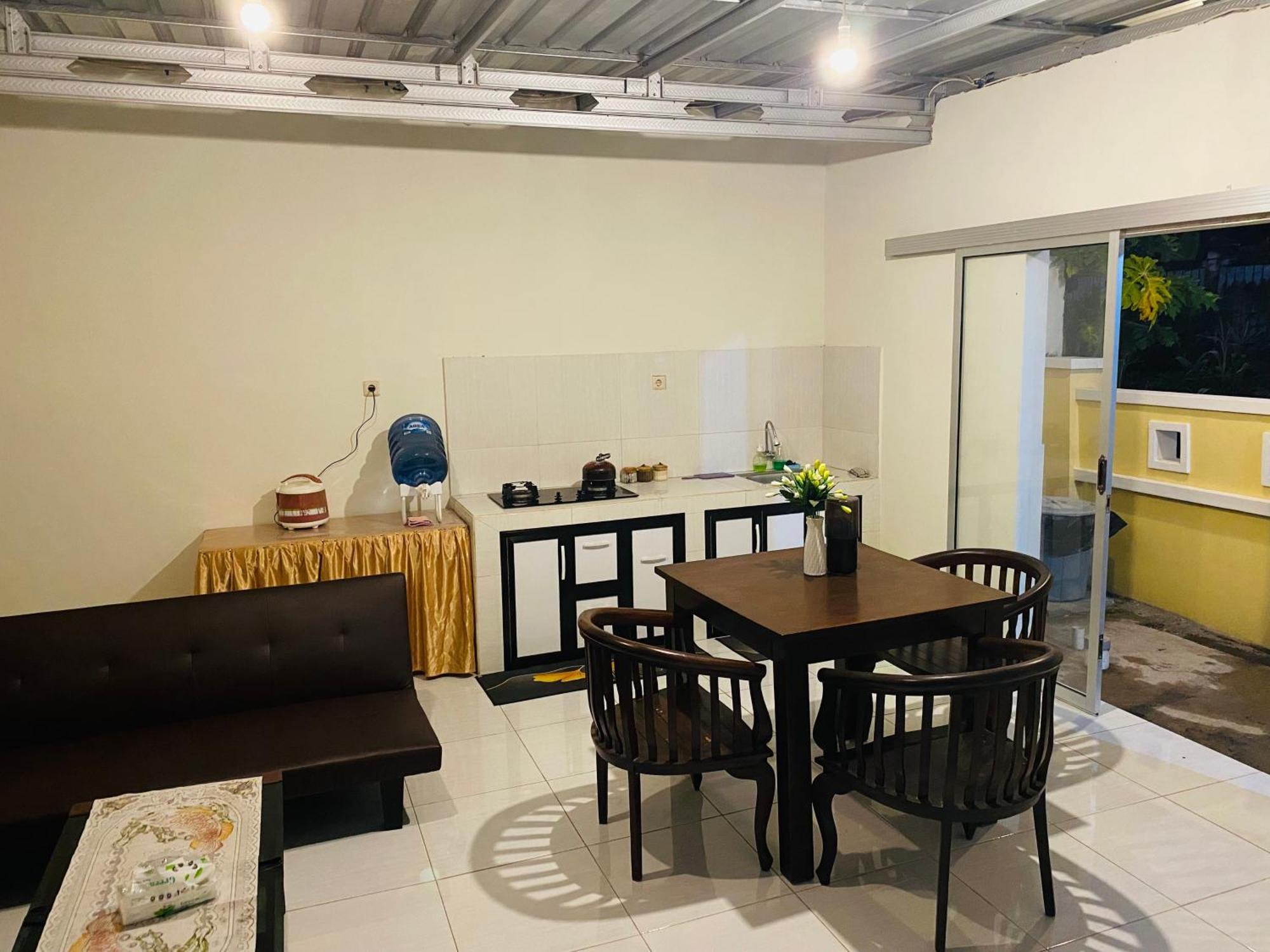 Robiu Bed & Breakfast Banyuwangi  Eksteriør bilde