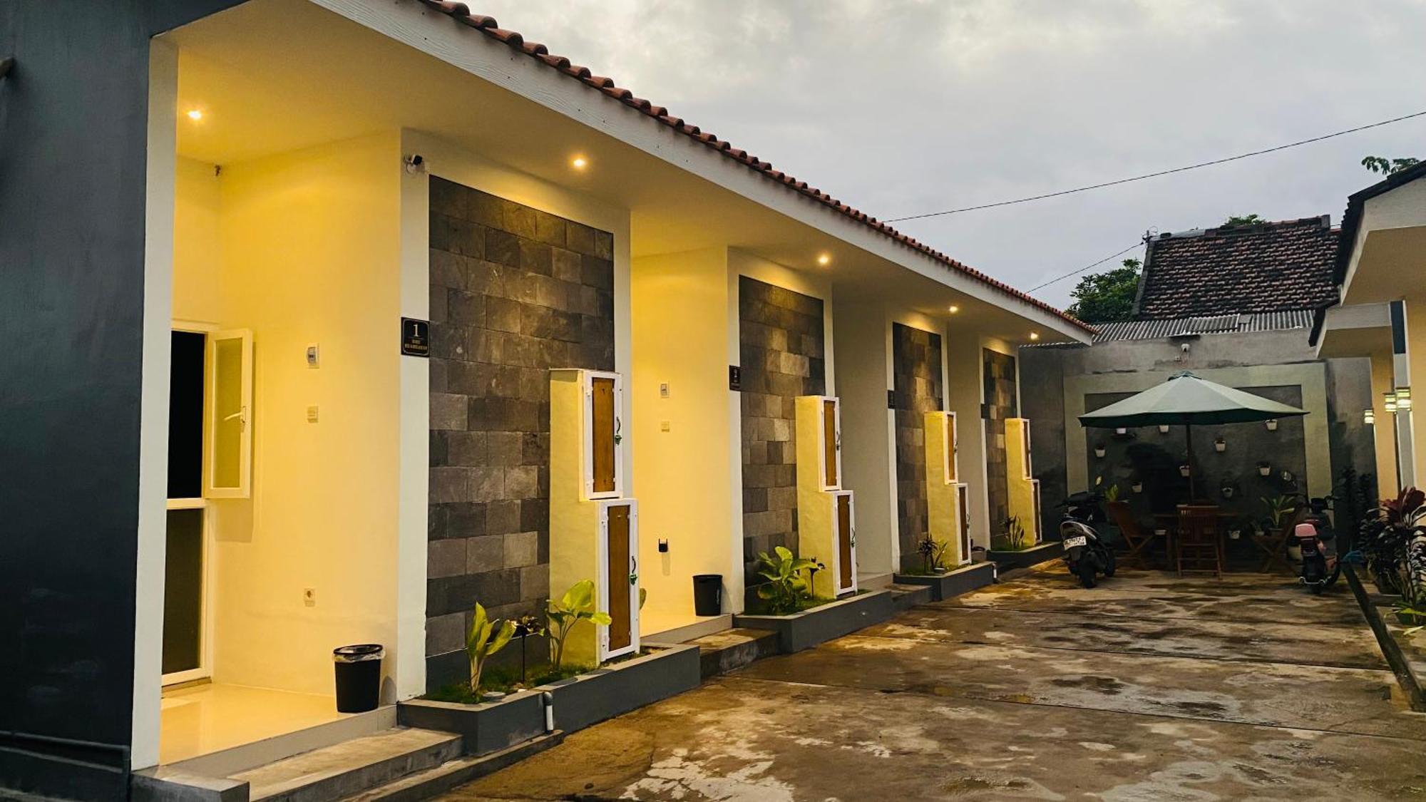 Robiu Bed & Breakfast Banyuwangi  Eksteriør bilde