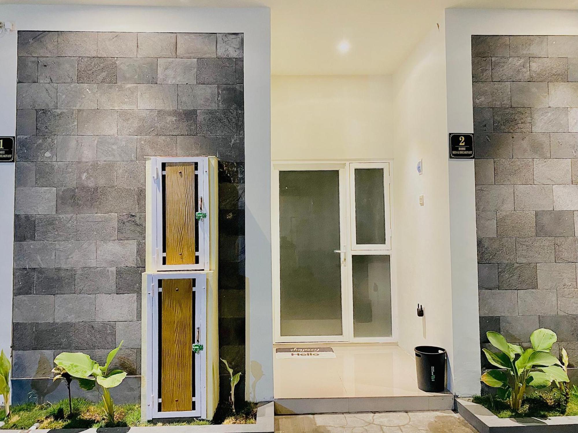 Robiu Bed & Breakfast Banyuwangi  Eksteriør bilde