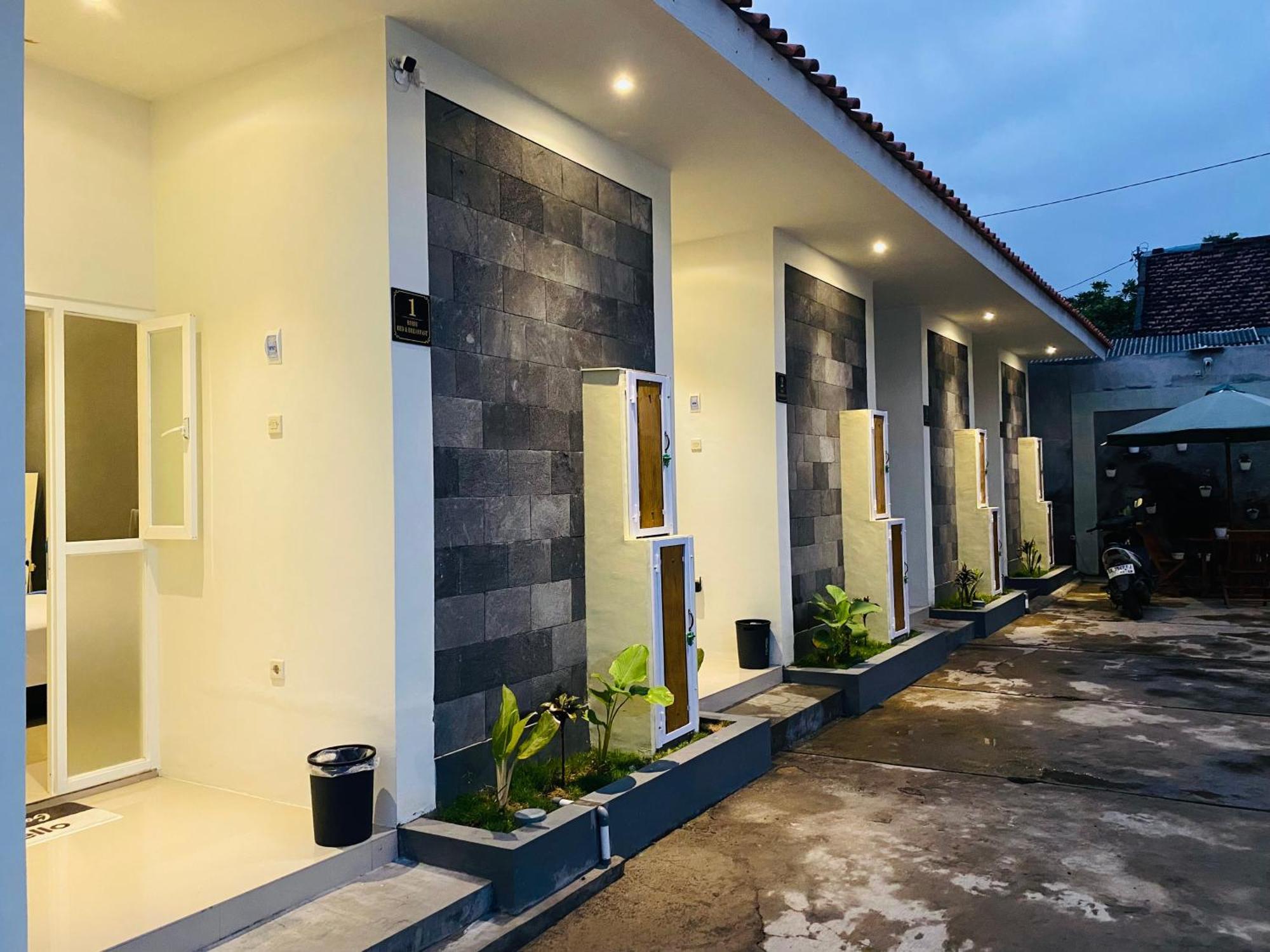 Robiu Bed & Breakfast Banyuwangi  Eksteriør bilde