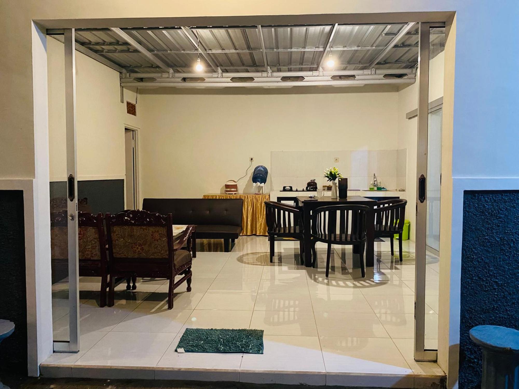 Robiu Bed & Breakfast Banyuwangi  Eksteriør bilde