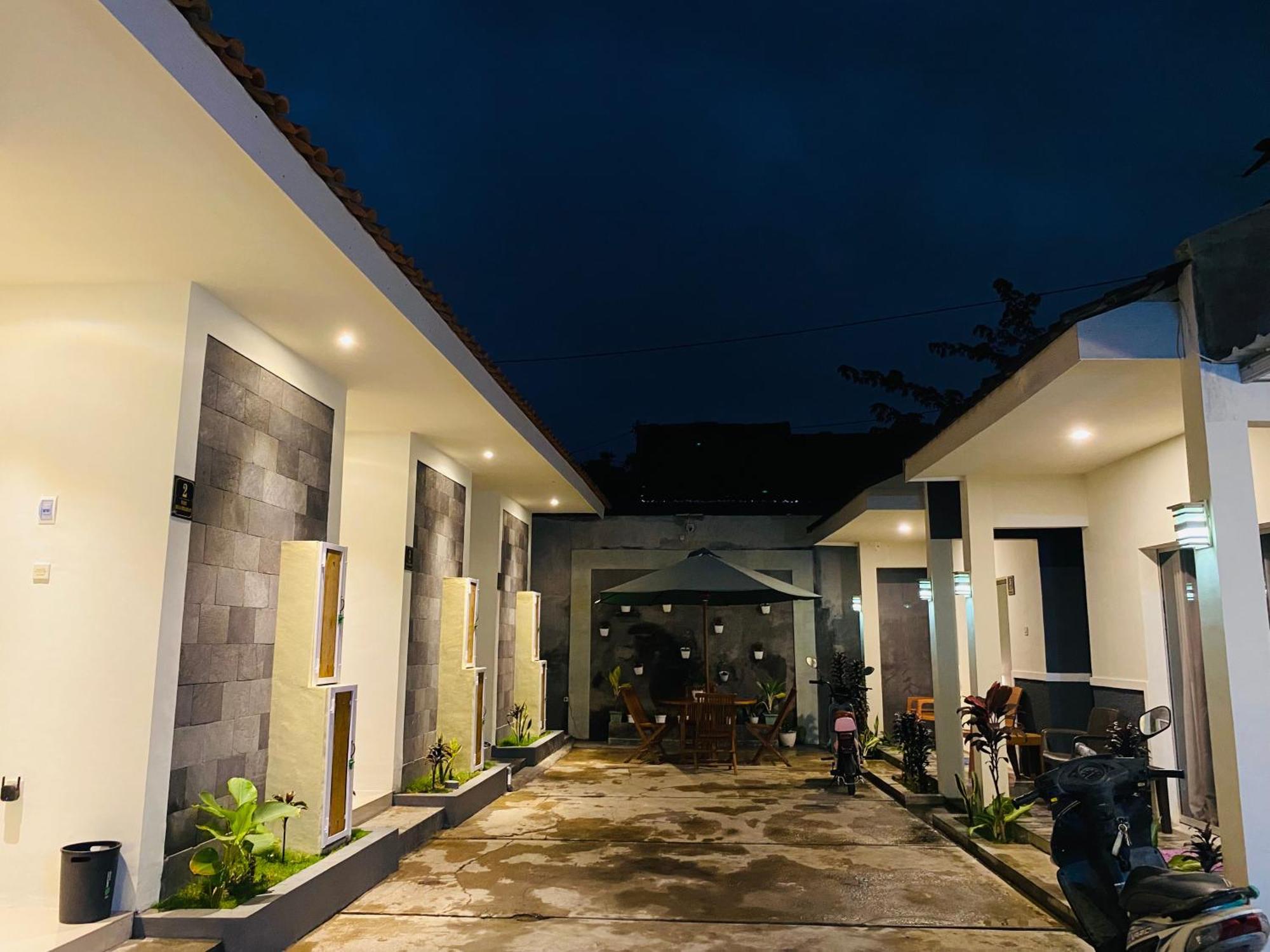 Robiu Bed & Breakfast Banyuwangi  Eksteriør bilde